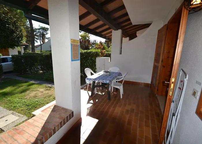 Cozy Two-level Retreat With Garden Bibione