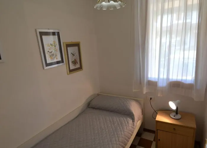 شقة Cozy Two-level Retreat With Garden *